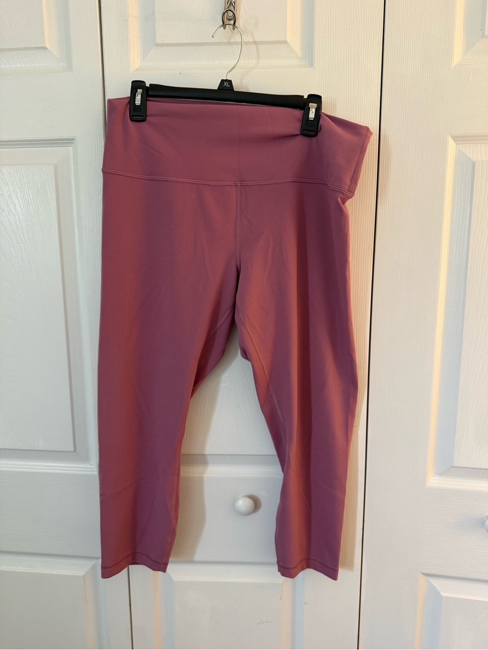Women’s 16 Lululemon cropped legging